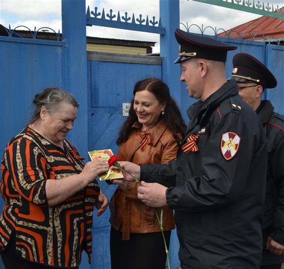 Ветеранов Великой Отечественной войны поздравили с Днём Победы руководители территориальных органов Уральского округа Росгвардии
