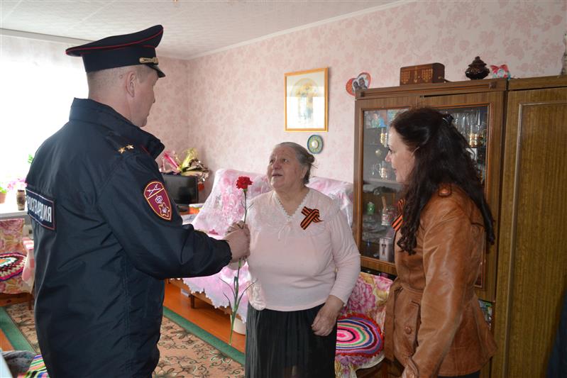 Ветеранов Великой Отечественной войны поздравили с Днём Победы руководители территориальных органов Уральского округа Росгвардии