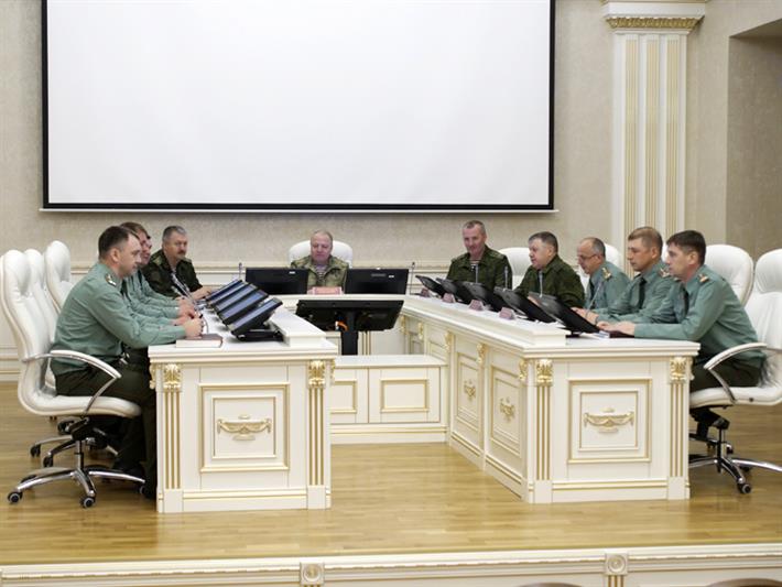 Командующий Сибирским округом Росгвардии ответил на вопросы военнослужащих и сотрудников в режиме видеоконференции