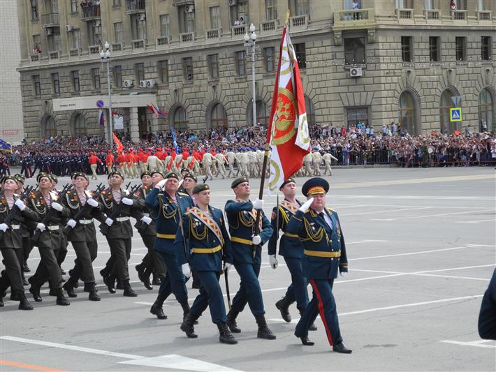 В Ростове-на-Дону, Краснодаре, Астрахани, Волгограде, Элисте, Майкопе, Севастополе, Симферополе и других городах Южного округа ВНГ состоялись военные парады
