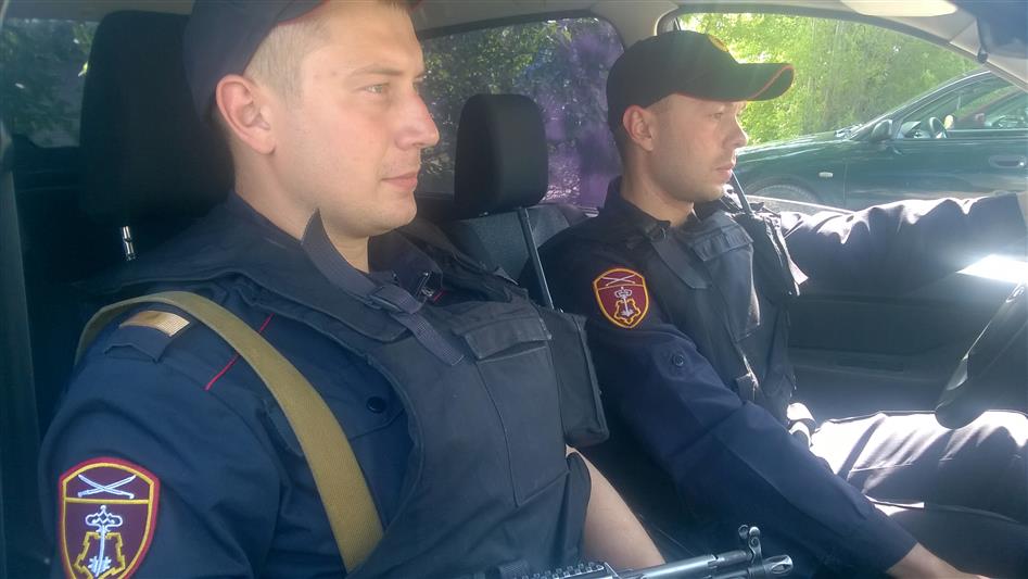 В Волжском росгвардейцы за одни сутки задержали подозреваемых в краже и грабеже