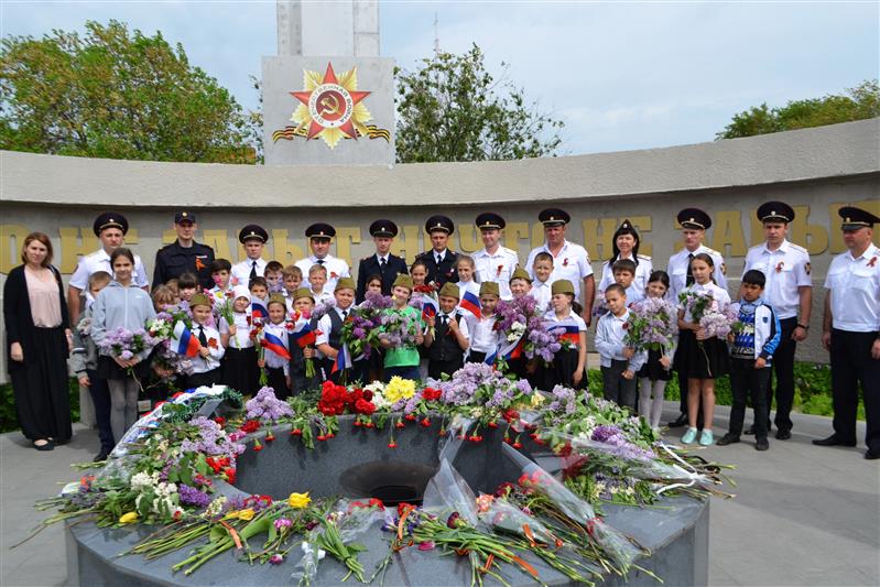 Сотрудники вневедомственной охраны провели в городах Ростовской области патриотические мероприятия в честь Дня Победы 