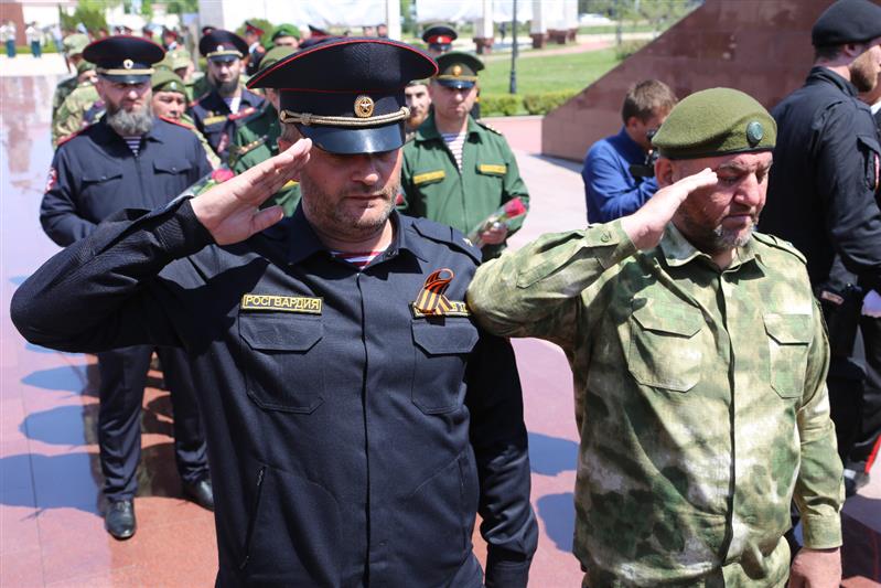 Грозный принимает участие в военно-патриотической акции «Вахта памяти. Сыны Великой Победы» (фото, видео)