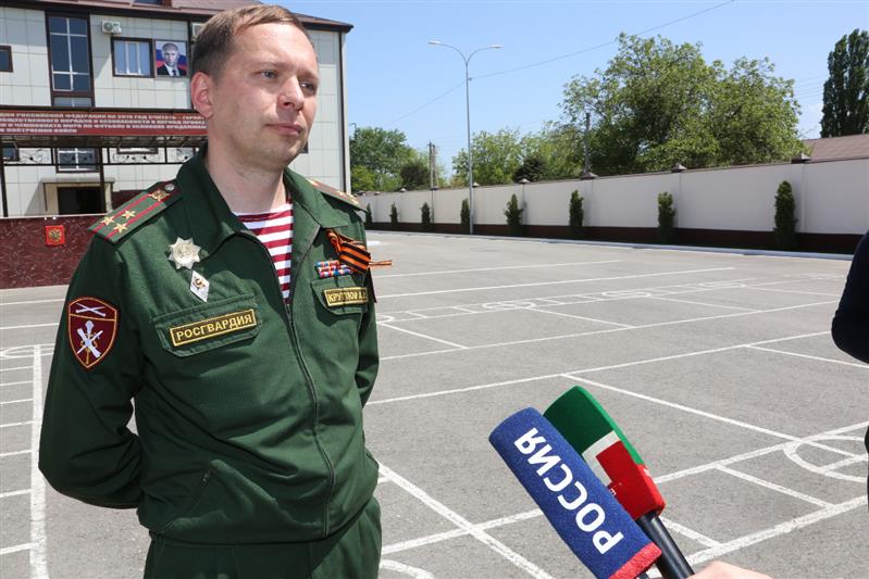 Грозный принимает участие в военно-патриотической акции «Вахта памяти. Сыны Великой Победы» (фото, видео)