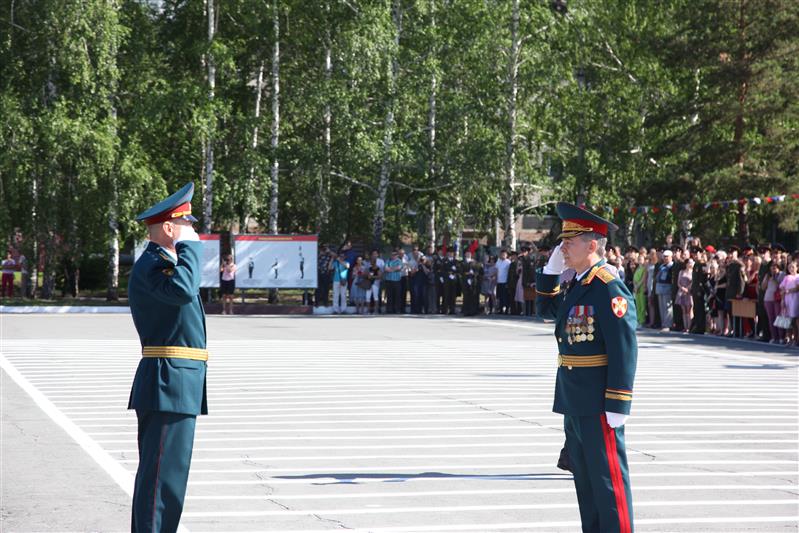 В Новосибирском военном институте Росгвардии состоялся 42-й выпуск офицеров (фото, видео)