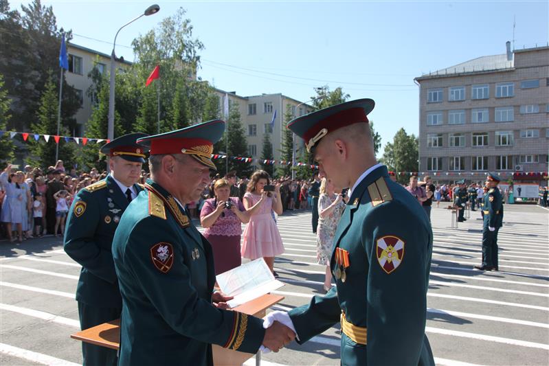 В Новосибирском военном институте Росгвардии состоялся 42-й выпуск офицеров (фото, видео)