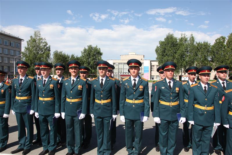 В Новосибирском военном институте Росгвардии состоялся 42-й выпуск офицеров (фото, видео)