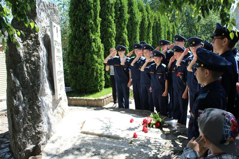 Начальник Управления Росгвардии по Ставропольскому краю поздравил детей военнослужащих и сотрудников ведомства 