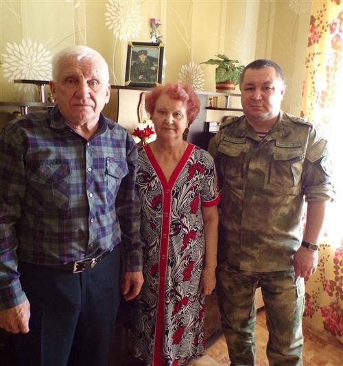 В Зауралье родителям военнослужащего, погибшего при исполнении воинского долга, вручили путёвки в санаторий