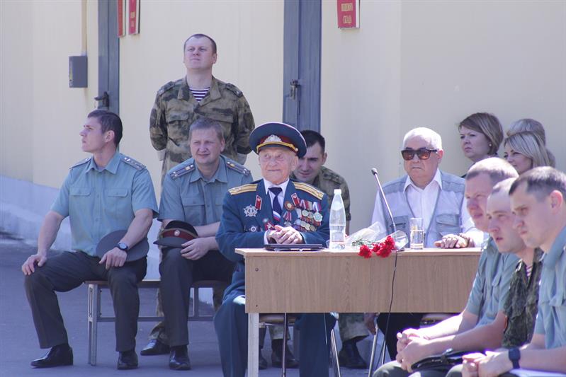 Военнослужащие Центрального узла связи Росгвардии встретились с участником Великой Отечественной войны