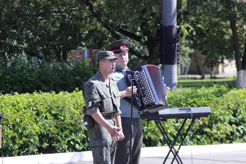 Военнослужащие Центрального узла связи Росгвардии встретились с участником Великой Отечественной войны