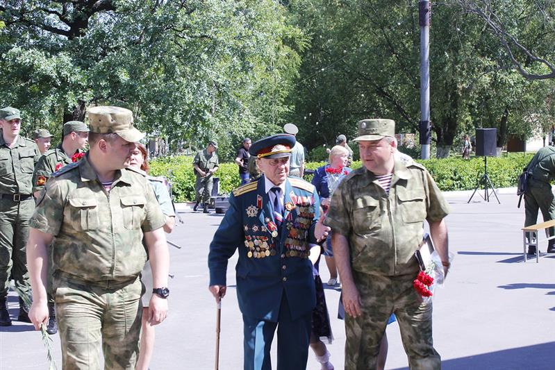Военнослужащие Центрального узла связи Росгвардии встретились с участником Великой Отечественной войны