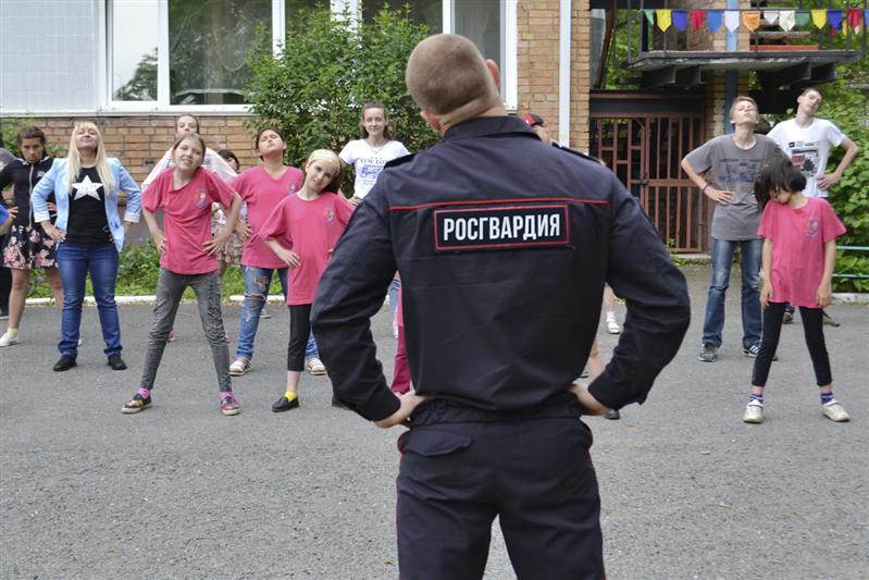 В честь Дня России владивостокские росгвардейцы провели спартакиаду для воспитанников социально-реабилитационного центра «Парус надежды»