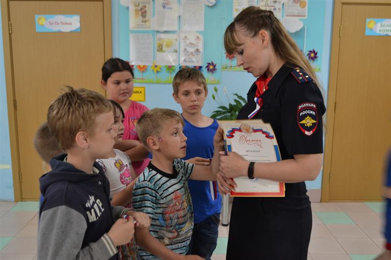 В честь Дня России владивостокские росгвардейцы провели спартакиаду для воспитанников социально-реабилитационного центра «Парус надежды»