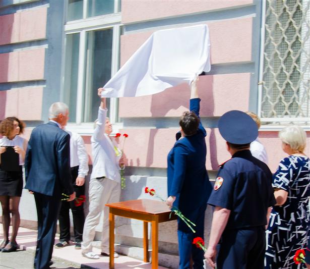 В Пензе состоялось открытие мемориальной доски бойцу СОБР, погибшему при исполнении служебного долга