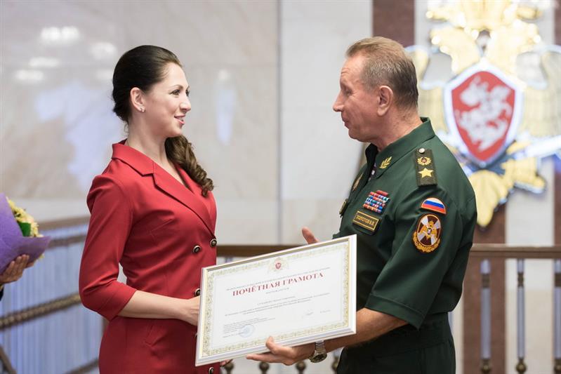 Генерал армии Виктор Золотов наградил медалями «За содействие» деятелей культуры и искусства России (видео)