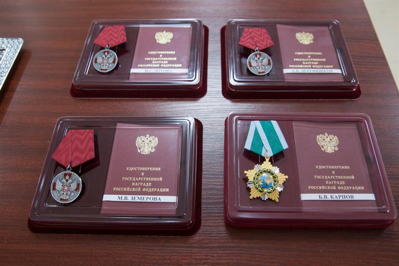 УКАЗОМ ПРЕЗИДЕНТА РОССИЙСКОЙ ФЕДЕРАЦИИ ВОЕННЫЙ ОБОЗРЕВАТЕЛЬ ЖУРНАЛА «НА БОЕВОМ ПОСТУ», ЗАСЛУЖЕННЫЙ РАБОТНИК КУЛЬТУРЫ РФ ПОЛКОВНИК В ОТСТАВКЕ БОРИС КАРПОВ НАГРАЖДЕН ОРДЕНОМ ДРУЖБЫ
