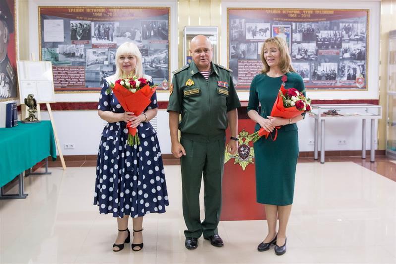 УКАЗОМ ПРЕЗИДЕНТА РОССИЙСКОЙ ФЕДЕРАЦИИ ВОЕННЫЙ ОБОЗРЕВАТЕЛЬ ЖУРНАЛА «НА БОЕВОМ ПОСТУ», ЗАСЛУЖЕННЫЙ РАБОТНИК КУЛЬТУРЫ РФ ПОЛКОВНИК В ОТСТАВКЕ БОРИС КАРПОВ НАГРАЖДЕН ОРДЕНОМ ДРУЖБЫ