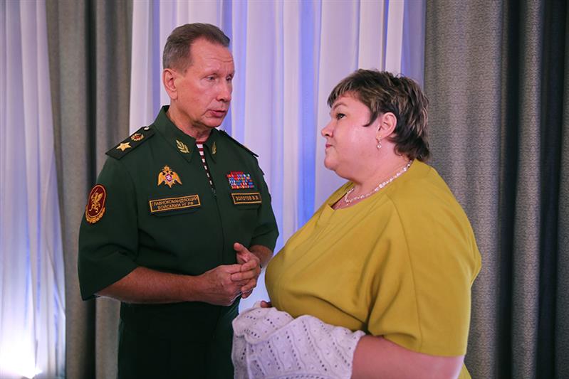 Генерал армии Виктор Золотов встретился с родственниками военнослужащих и сотрудников, погибших при исполнении служебного долга (фото, видео)