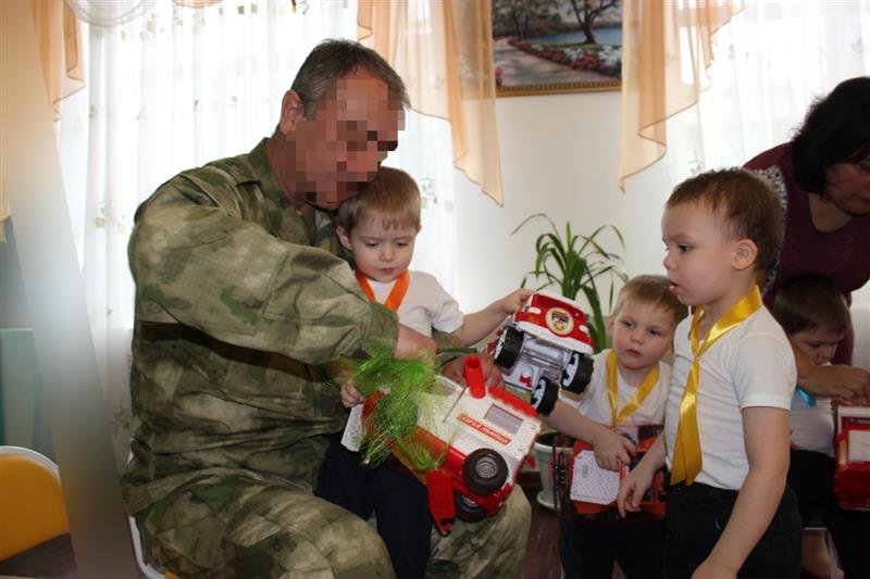Сотрудники Северо-Кавказского округа Росгвардии устроили праздники для сирот и детей из социально незащищенных семей