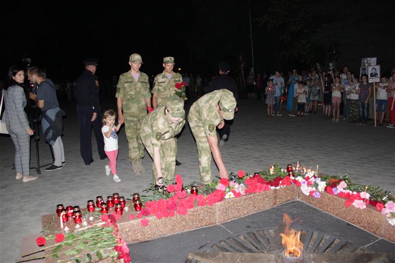 Военнослужащие и сотрудники Северо-Кавказского округа Росгвардии участвовали в памятных мероприятиях, посвященных Дню памяти и скорби (фото)