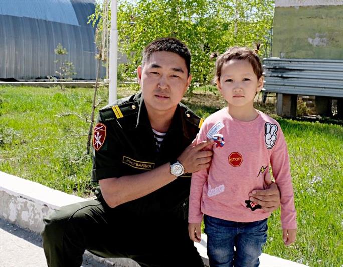 В рамках празднования Дня России в Якутске проведена акция «Росгвардия – сила России» 