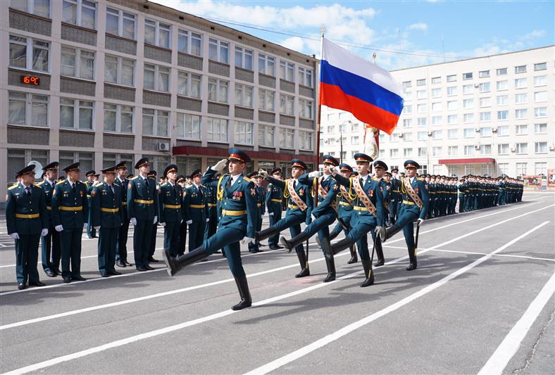 В Санкт-Петербургском военном институте Росгвардии состоялся выпуск офицеров (видео)