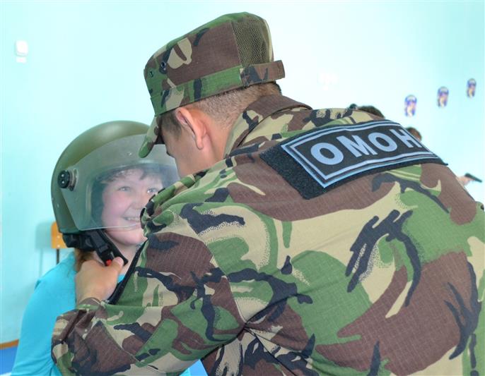 В Ульяновске сотрудники ОМОН Росгвардии провели «Урок Мужества»