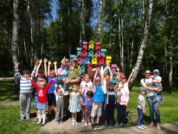 Дети белгородских росгвардейцев посетили городской зоопарк