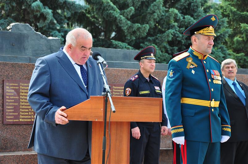 Офицерам Росгвардии вручены дипломы об окончании военной академии РХБ защиты имени маршала Советского Союза С.К. Тимошенко