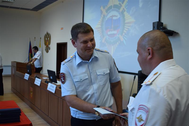 В Ставрополе сотрудники Росгвардии получили дипломы о высшем юридическом образовании
