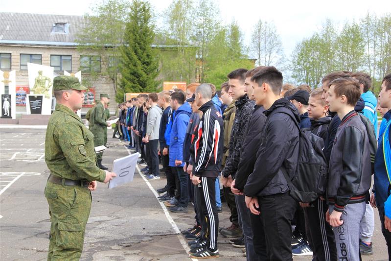 В Центре подготовки личного состава Северо-Западного округа Росгвардии состоялось открытие учебных сборов для десятиклассников