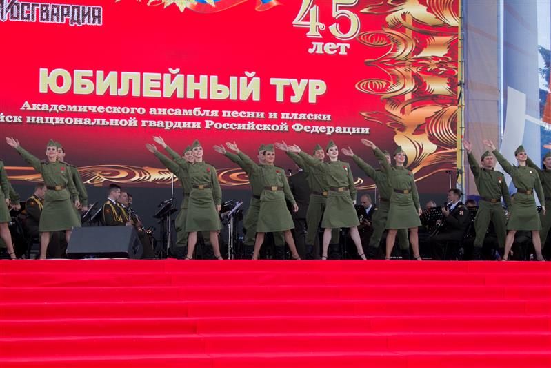 Академический ансамбль песни и пляски Росгвардии собрал овации в Чувашии