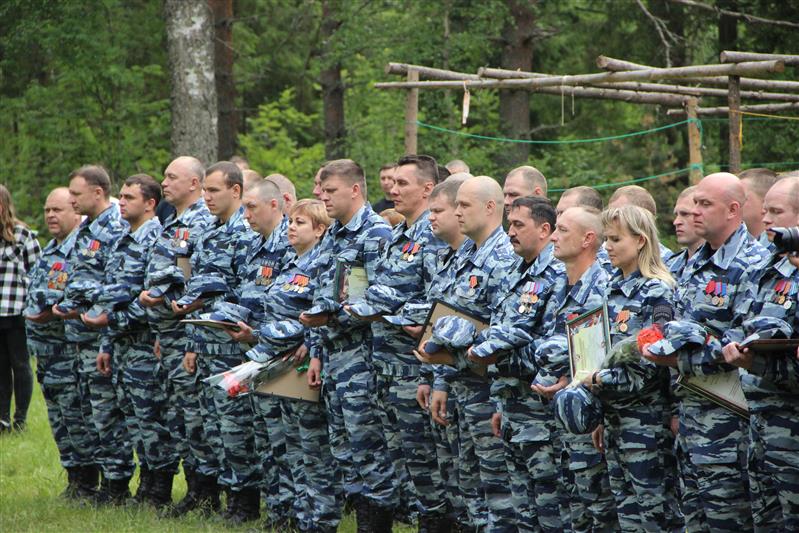 Сотрудники ивановского ОМОН отметили 25-летний юбилей отряда военно-спортивным праздником с участием коллег из взаимодействующих структур (видео)