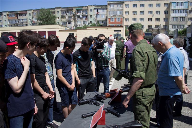 В махачкалинском соединении Росгвардии прошли торжественные мероприятия, посвященные  Дню России 