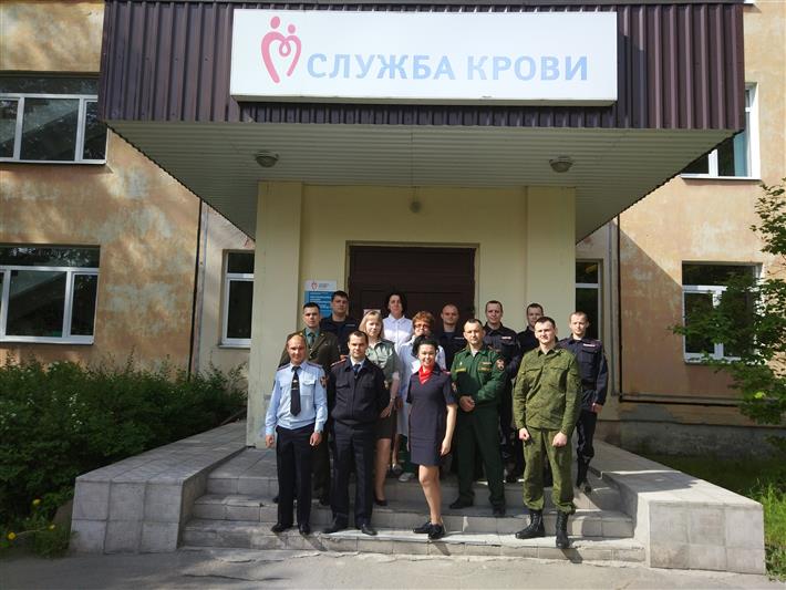 Военнослужащие и сотрудники Северо-Западного округа Росгвардии приняли участие во Всемирном дне донора
