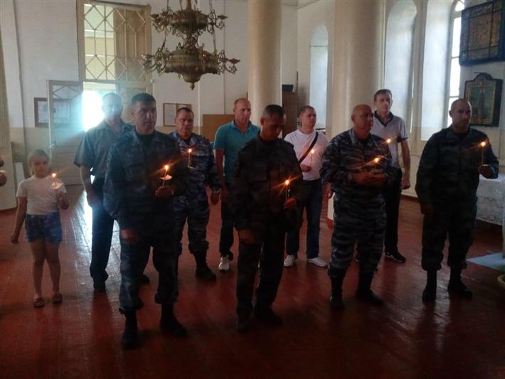 Сотрудники ОМОН почтили память жертв террористической атаки 1995 года в Буденновске
