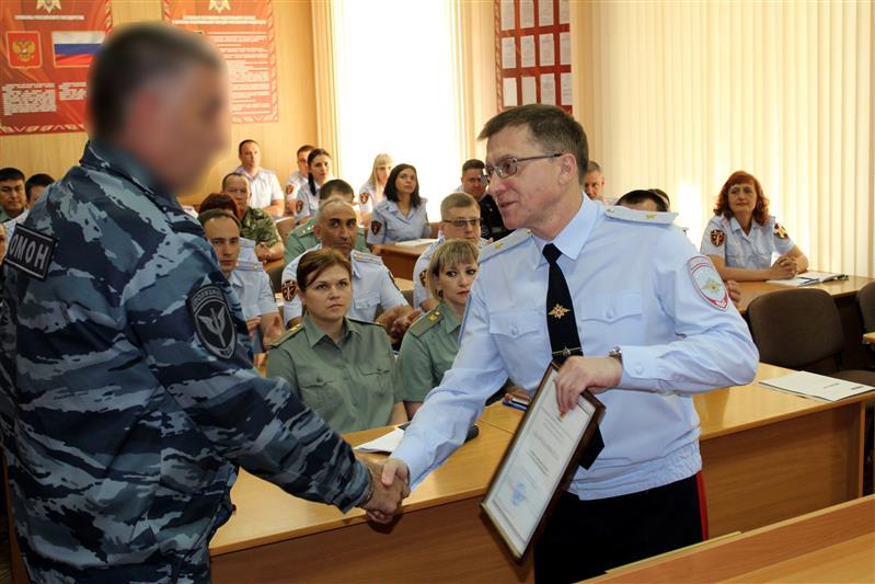 В Управлении Росгвардии по Оренбургской области наградили сотрудников ОМОН