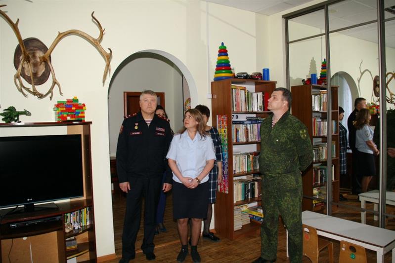 Магаданские росгвардейцы поздравили воспитанников подшефного детского дома с Днём защиты детей 