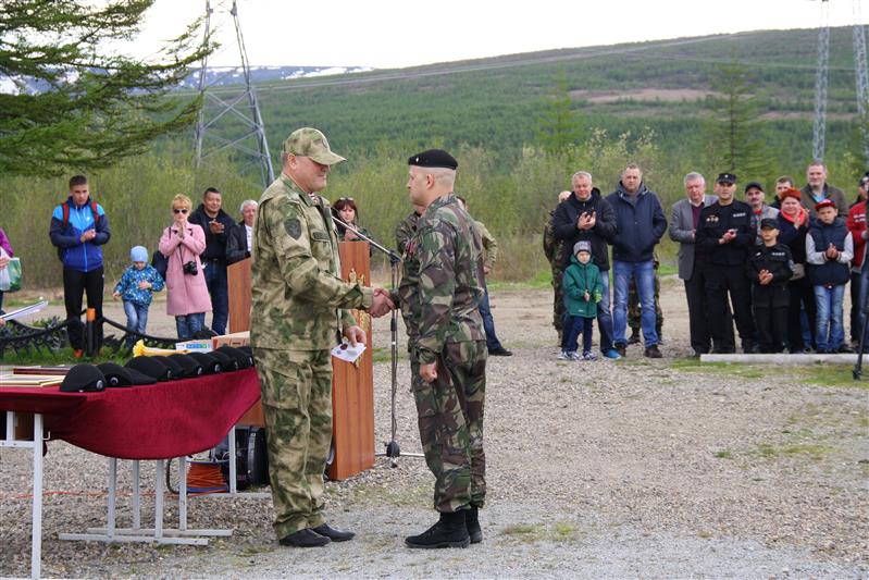 Магаданский ОМОН встретил свой 25-летний юбилей традиционным испытанием новобранцев