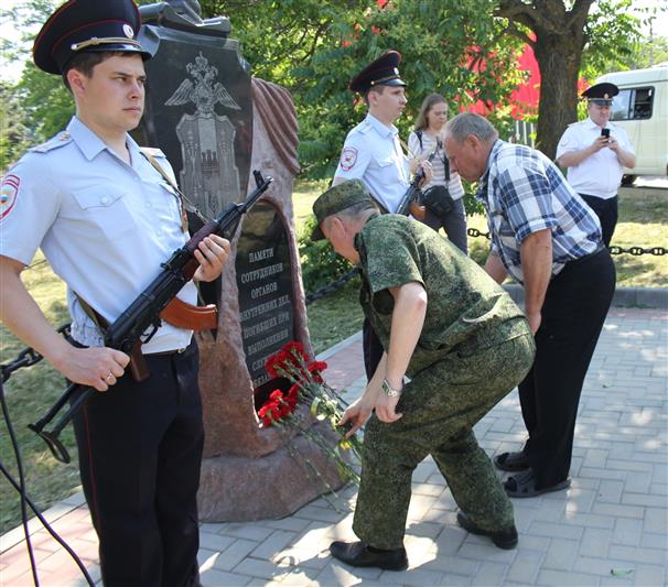 Донские росгвардейцы приняли участие в памятном мероприятии, посвященном 300-летию российской полиции