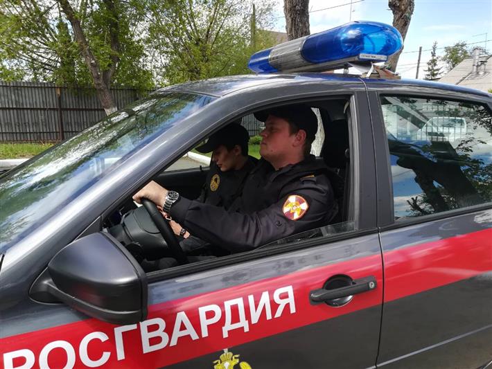 В Магнитогорске сотрудники Росгвардии разыскали заблудившегося ребенка