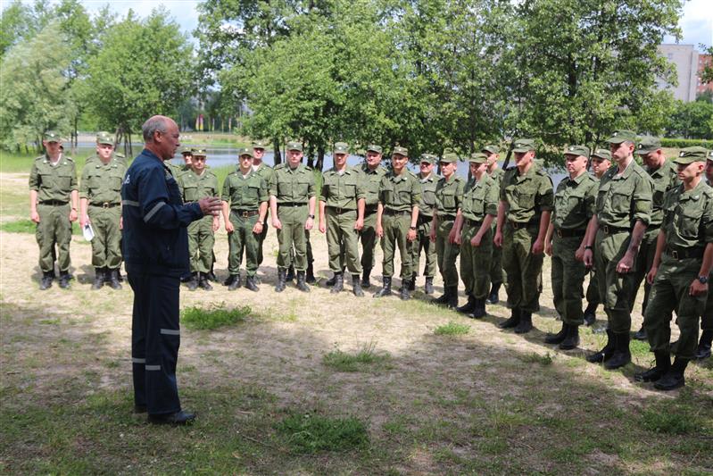 В преддверии летнего купального сезона в саровском соединении прошёл учебно-методический сбор с внештатными спасателями