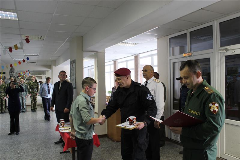 Офицеры отдела Росгвардии по Республике Карелия поздравили кадет с успешным окончанием учебного года
