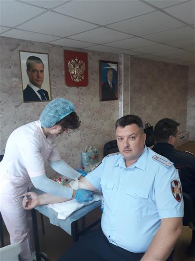 Подмосковные  росгвардейцы и медицинские работники орехово-зуевской станции переливания крови провели совместную акцию «Ты донор»