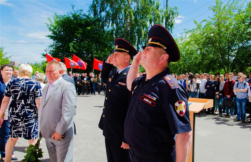 В Пензе состоялось открытие мемориальной доски бойцу СОБР, погибшему при исполнении служебного долга