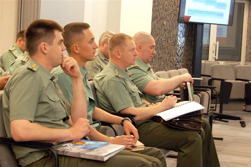 Сборы руководителей военно-оркестровых служб Росгвардии завершились концертом оркестра кировского соединения, посвященного Дню памяти и скорби
