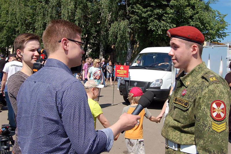 Кировские росгвардейцы приняли участие в военно-патриотической акции «Служба по контракту - твой выбор!» 