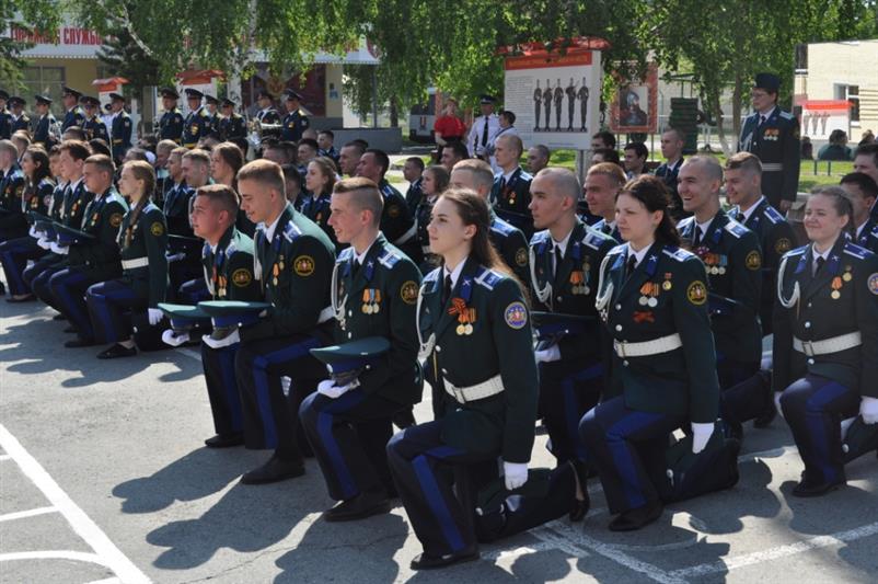 Выпускники Екатеринбургского кадетского корпуса Росгвардии получили аттестаты о среднем образовании