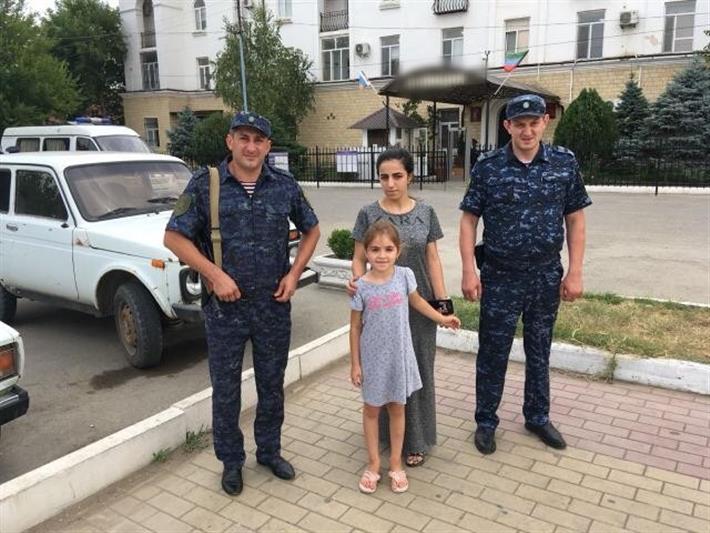 В Дагестане росгвардейцы нашли пропавшего ребенка